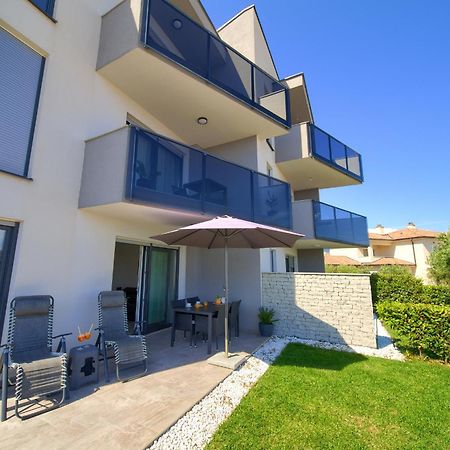 Apartment Sara Кърк Екстериор снимка