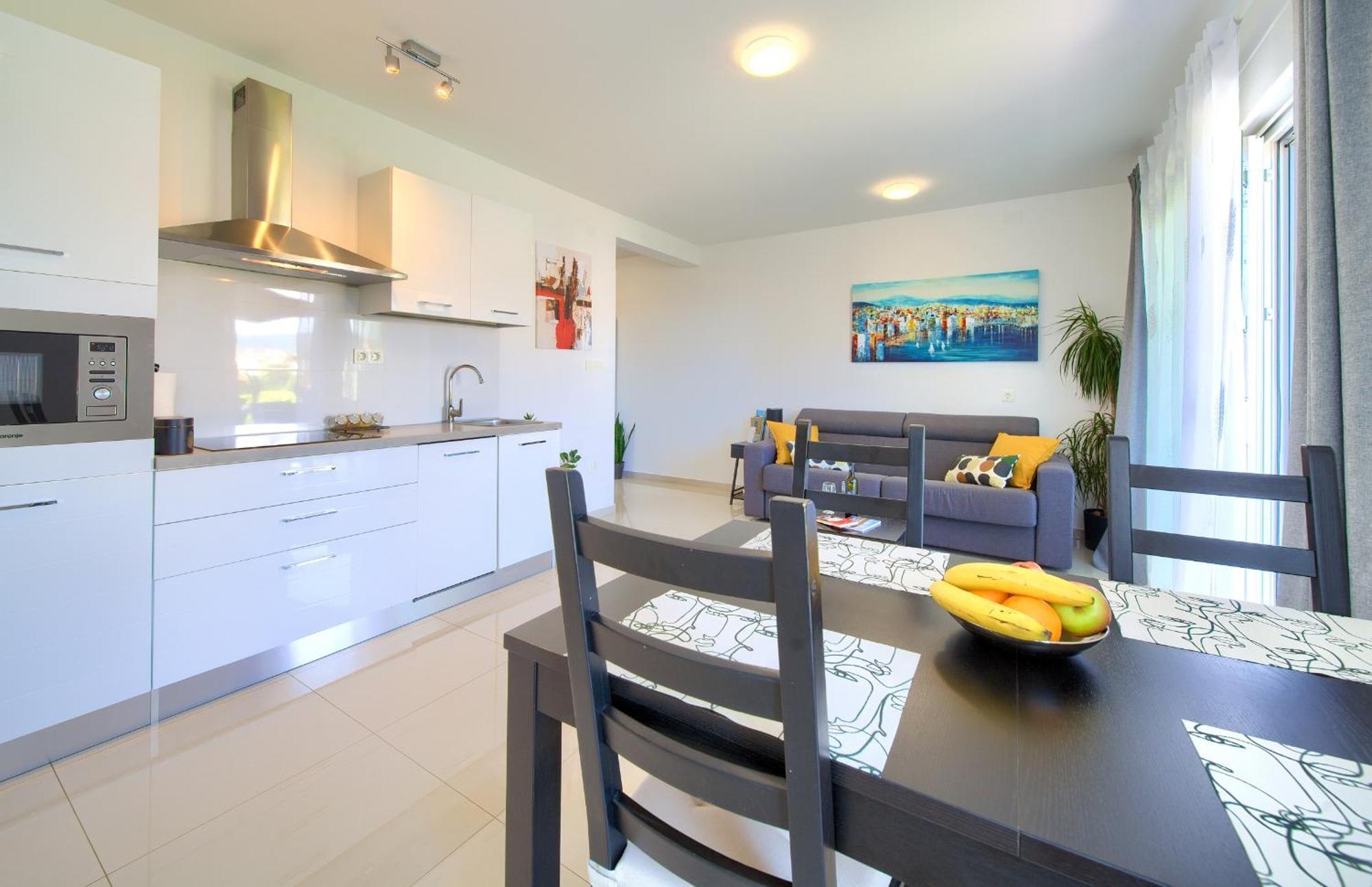 Apartment Sara Кърк Екстериор снимка
