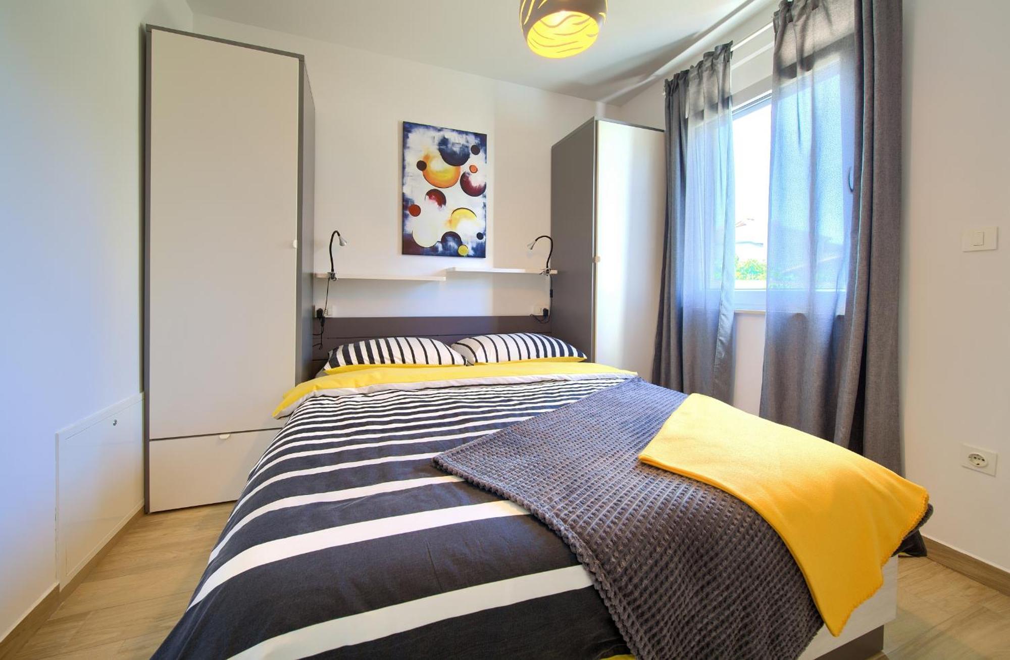 Apartment Sara Кърк Екстериор снимка